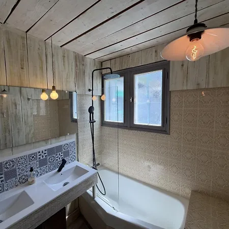L'instant Relax Jacuzzi Clim Parking Holiday home *