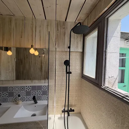 L'instant Relax Jacuzzi Clim Parking Holiday home *